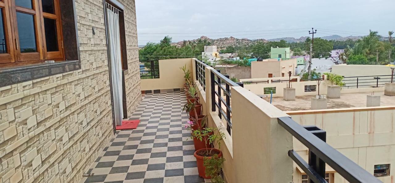 Gopi Homestay Hampi Bagian luar foto